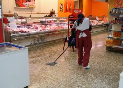 Treballadores de supermercat, les altres heroines de la crisi